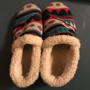 Girls size 12 TOM slippers